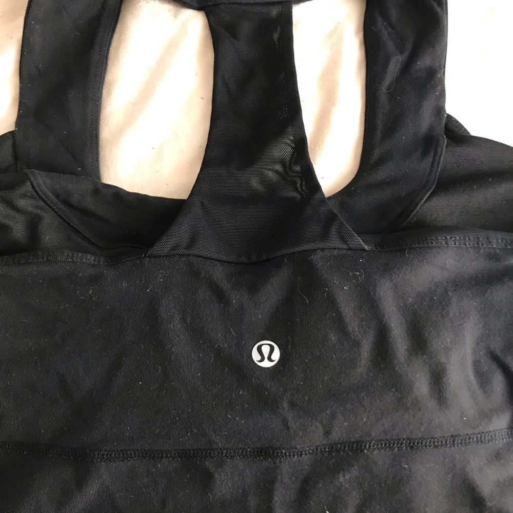 Lululemon set size 12. Racer back top with mesh accent and capri leggings - Picture 6 of 12